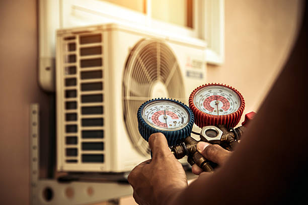 Professional Hvac technician working in Represa, CA